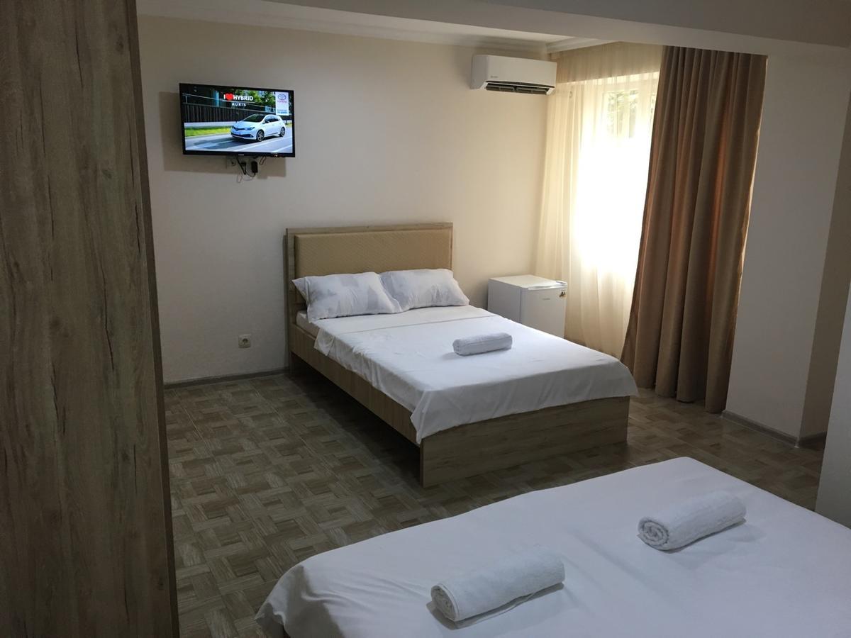 Femi Ji Hotel Batumi Exterior photo